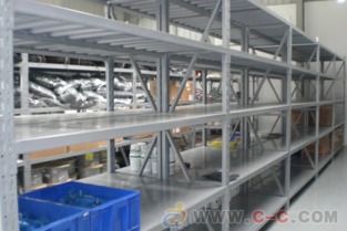 昆山華能貨架廠 專業供應重型與中型貨架，整車免費送貨安裝